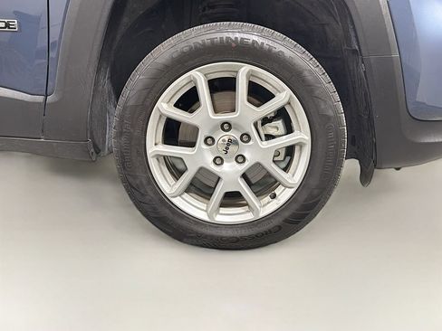 Used 2022 Jeep Renegade Latitude w/ Convenience Group AWD/4WD image 32