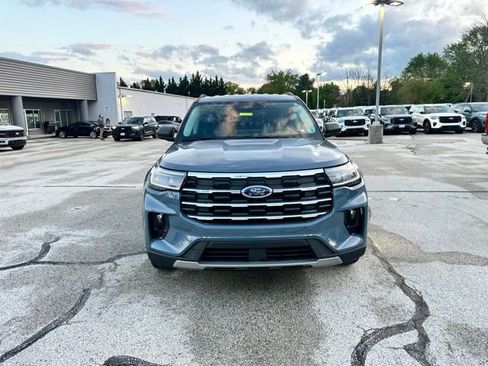 Certified 2025 Ford Explorer Active w/ Active Comfort Package AWD/4WD image 2