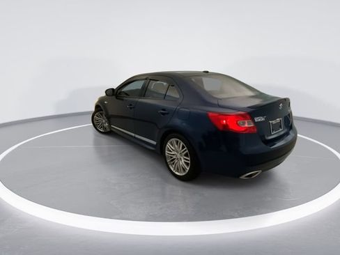 Used 2011 Suzuki Kizashi Sport SLS FWD image 4