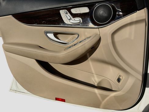 Used 2019 Mercedes-Benz C 300 Sedan image 21