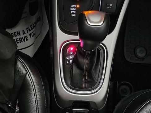 Used 2019 Jeep Compass Latitude w/ Cold Weather Group AWD/4WD image 17