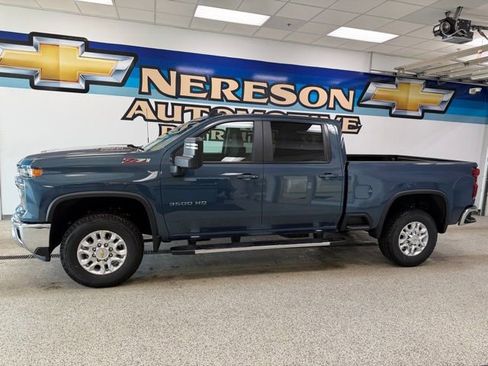 Used 2026 Chevrolet Silverado 3500 LT w/ Convenience Package image 2