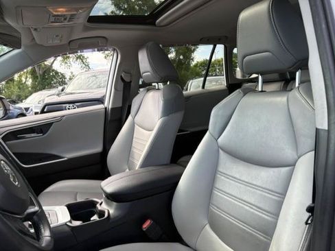 Used 2020 Toyota RAV4 Limited w/ Carpet Mat Package AWD/4WD image 6