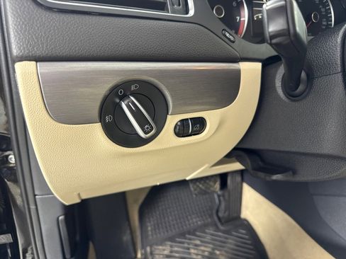 Used 2013 Volkswagen Jetta SEL image 16