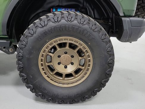 Used 2023 Ford Bronco Badlands image 8