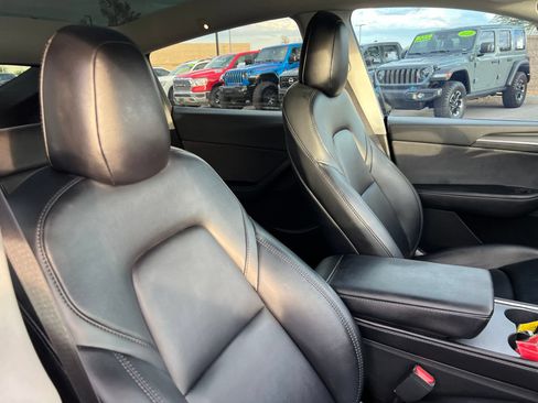 Used 2023 Tesla Model Y Performance AWD/4WD image 22