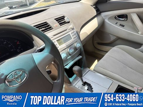 Used 2010 Toyota Camry FWD image 29