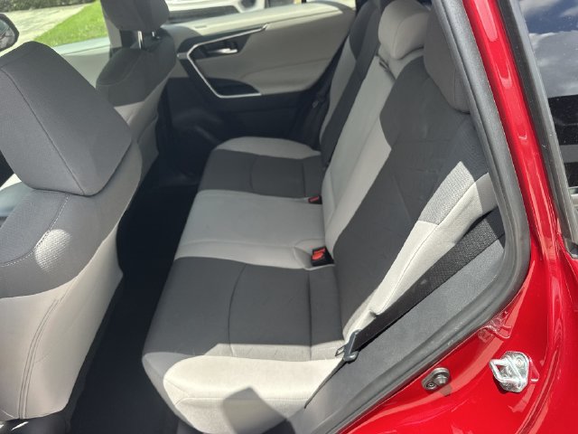 Used 2025 Toyota RAV4 XLE FWD image 16