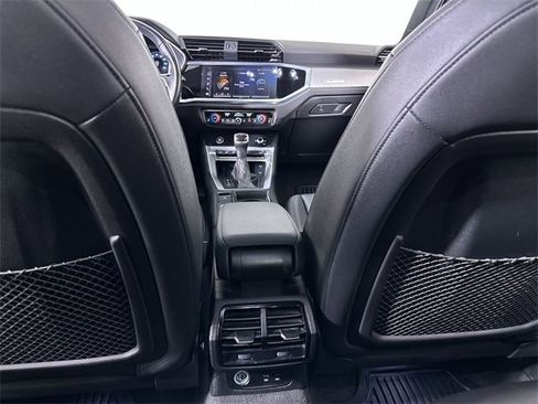 Used 2024 Audi Q3 2.0T Premium image 22