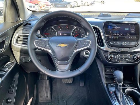 Used 2023 Chevrolet Equinox Premier image 8
