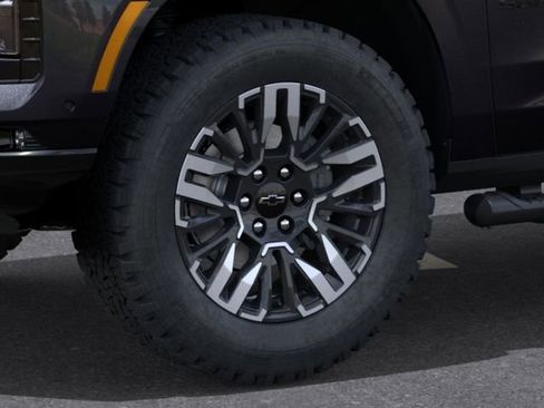 New 2026 Chevrolet Suburban Z71 AWD/4WD image 9