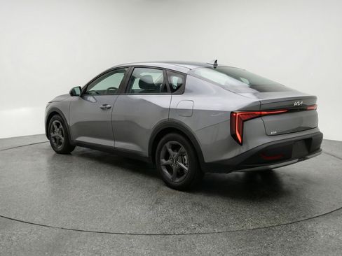 Used 2025 Kia K4 LXS image 6