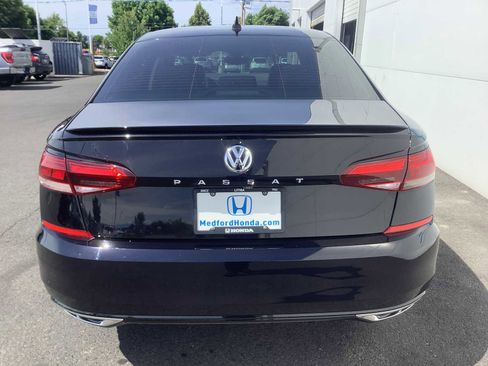 Used 2020 Volkswagen Passat 2.0T R-Line FWD image 5