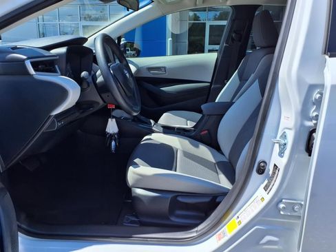 Used 2025 Toyota Corolla LE image 14