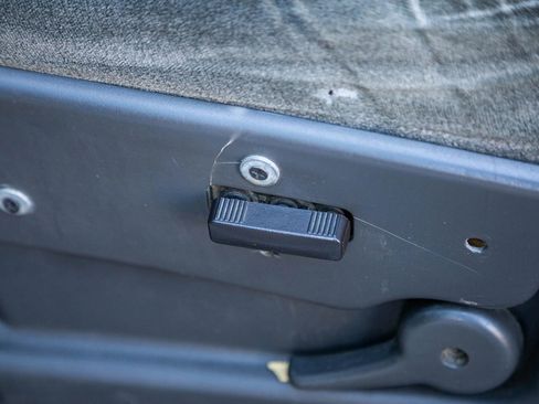 Used 2003 Chevrolet Silverado 2500 LS image 30