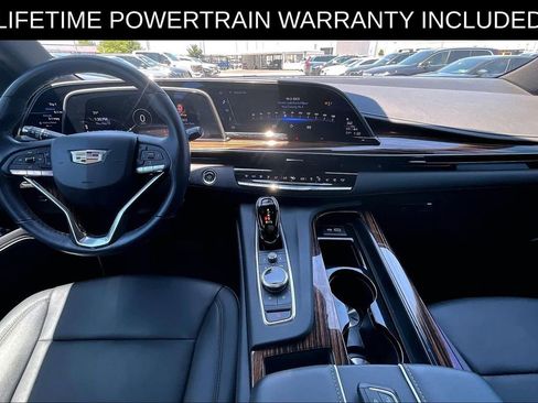 Used 2024 Cadillac Escalade Luxury RWD image 19