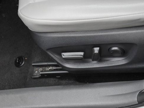 Used 2024 Toyota Camry SE w/ Convenience Package image 32