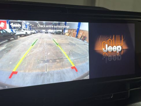 Used 2024 Jeep Wrangler Unlimited Sahara w/ Technology Group AWD/4WD image 16