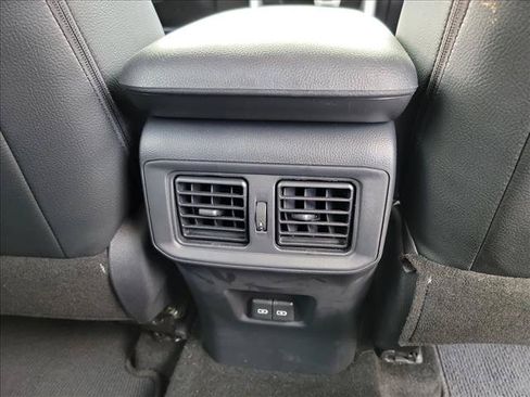 Used 2025 Toyota RAV4 XLE AWD/4WD image 17