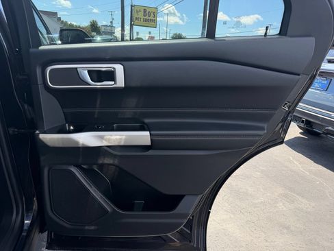 Certified 2022 Ford Explorer XLT w/ Equipment Group 202A AWD/4WD image 34
