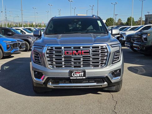 Used 2025 GMC Yukon Denali AWD/4WD image 12