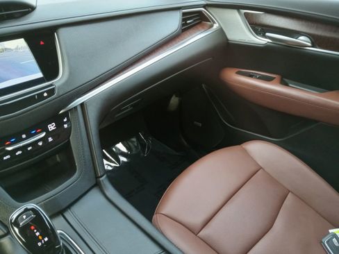 Used 2025 Cadillac XT5 Sportv w/ LPO, Red Accent Package image 19