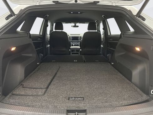 Used 2020 Volkswagen Atlas Cross Sport SE w/ Towing Package image 21