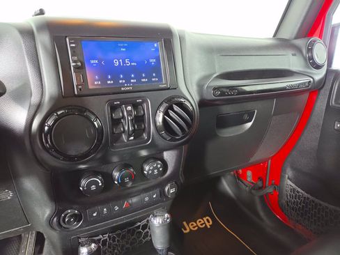 Used 2015 Jeep Wrangler Unlimited Sahara AWD/4WD image 26