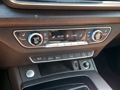 Used 2023 Audi Q5 2.0T Premium w/ Convenience Package AWD/4WD image 16