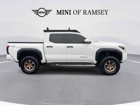 Used 2024 Toyota Tacoma TRD Off-Road AWD/4WD image 9