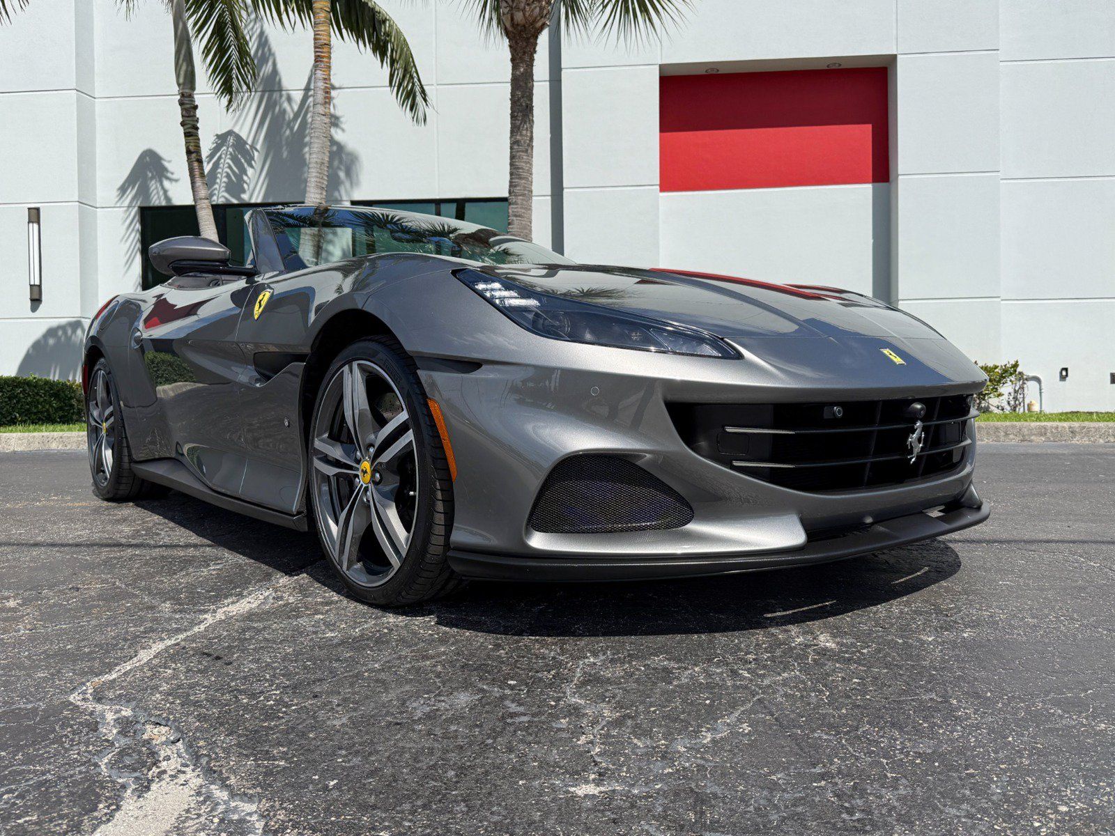 Used 2022 Ferrari Portofino M RWD image 3