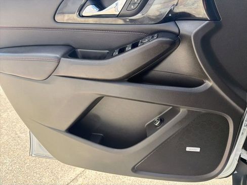 Used 2023 Chevrolet Traverse RS image 24