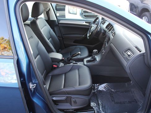Used 2017 Volkswagen Golf Wolfsburg Edition FWD image 22