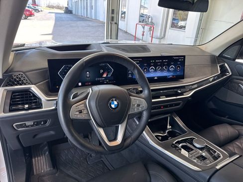 Certified 2023 BMW X7 xDrive40i w/ Premium Package image 18