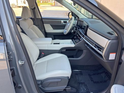 Used 2024 Hyundai Santa Fe SEL FWD image 14