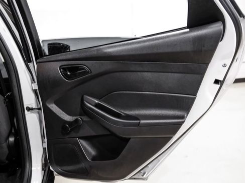 Used 2014 Ford Focus S FWD image 37