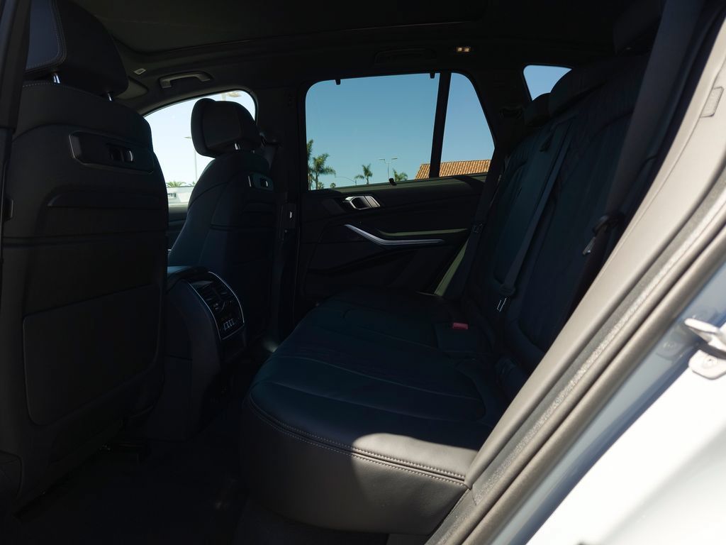 New 2026 BMW X5 M60i AWD/4WD image 8