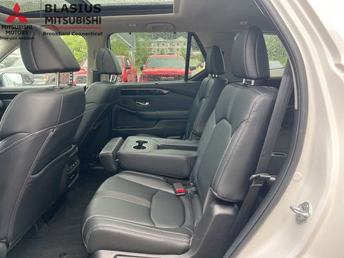Used 2023 Honda Pilot Touring image 31