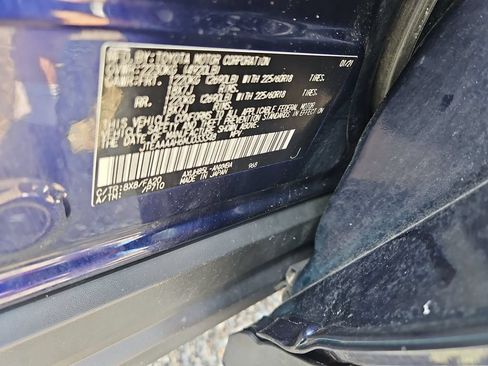 Used 2021 Toyota Venza LE w/ Carpet Mat Package (TMS) AWD/4WD image 14