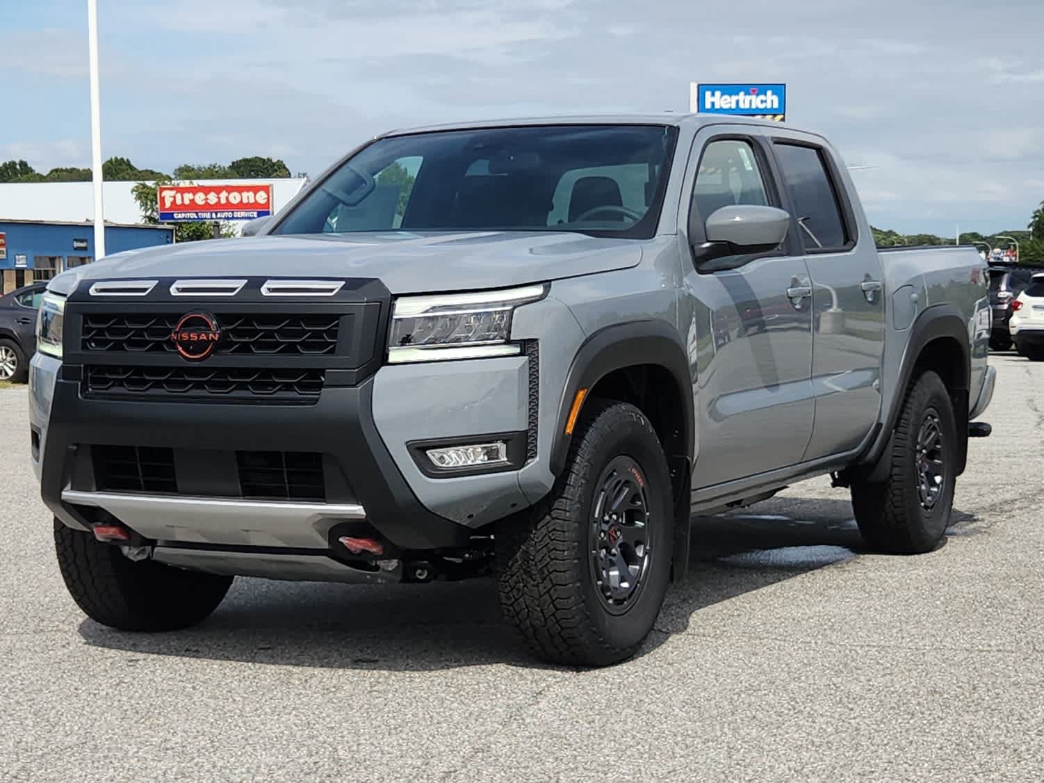 Used 2025 Nissan Frontier PRO-4X AWD/4WD image 1