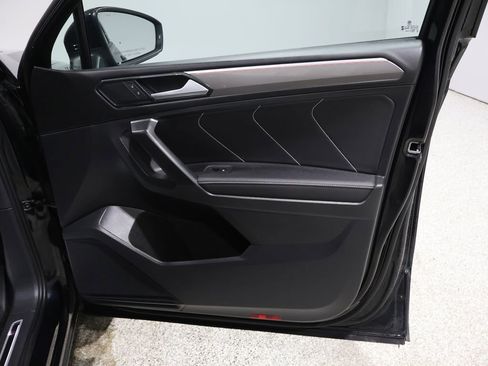 Used 2023 Volkswagen Tiguan SE R-Line image 24