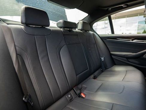 Used 2023 BMW 540i xDrive w/ Premium Package image 32