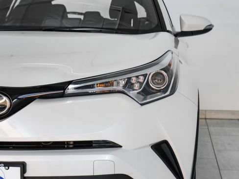 Used 2019 Toyota C-HR LE image 43