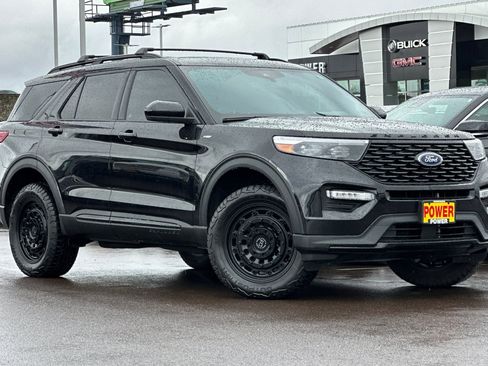 Used 2023 Ford Explorer ST-Line w/ Class IV Trailer Tow Package image 2