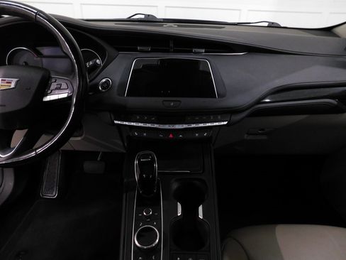 Used 2021 Cadillac XT4 Premium Luxury image 44