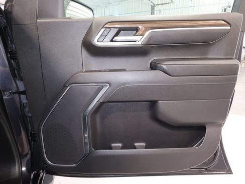 Certified 2023 Chevrolet Silverado 1500 LT Trail Boss w/ LPO, Dark Essentials Package AWD/4WD image 19