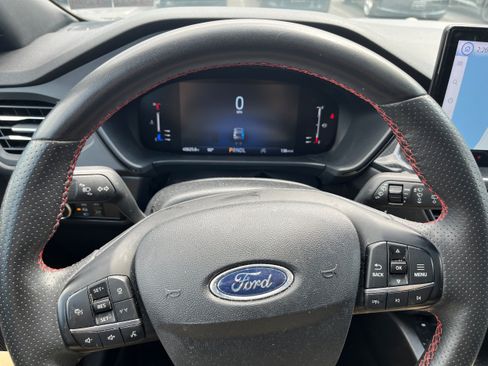 Certified 2023 Ford Escape ST-Line w/ Tech Pack #1 AWD/4WD image 17