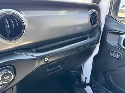 Used 2022 Jeep Wrangler Unlimited Sport AWD/4WD image 35