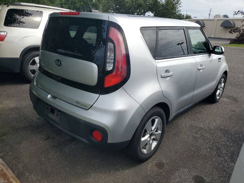 Used 2019 Kia Soul w/ Convenience Package FWD image 4