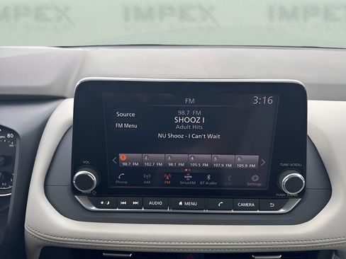 Used 2024 Nissan Rogue SV w/ SV Premium Package FWD image 18